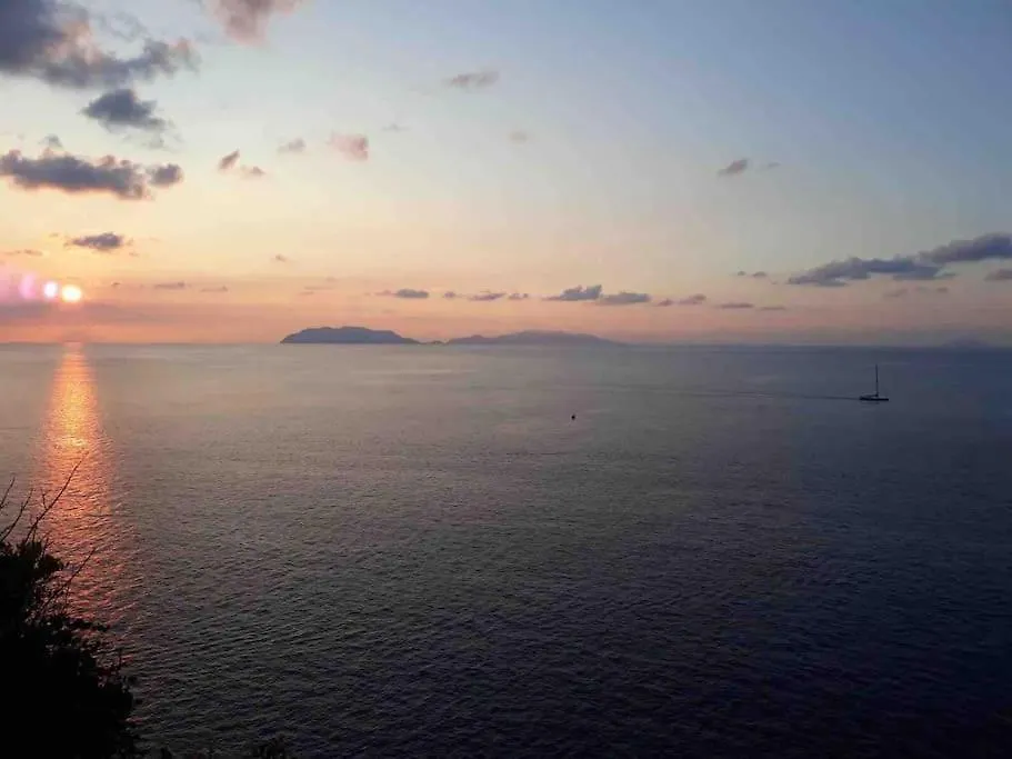 Apartment Appartamento Fronte Mare Sulla Riviera Di Ponente Milazzo Italien